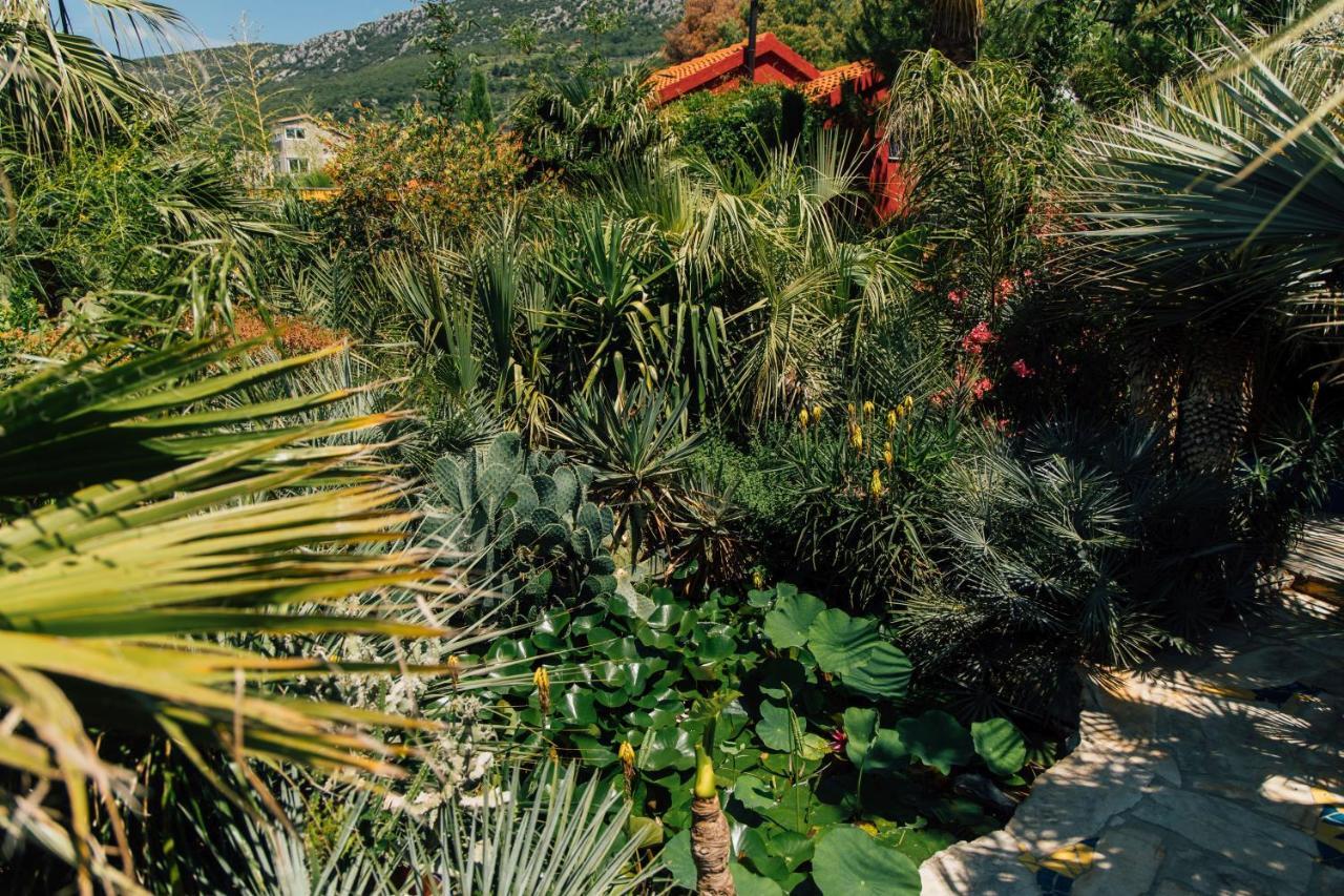 Villa Tropica, Total Privacy, Tropical Garden And Private Pool Kastela Bagian luar foto